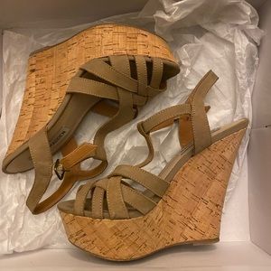 STEVE MADDEN WILDNESS LEATHER WEDGE